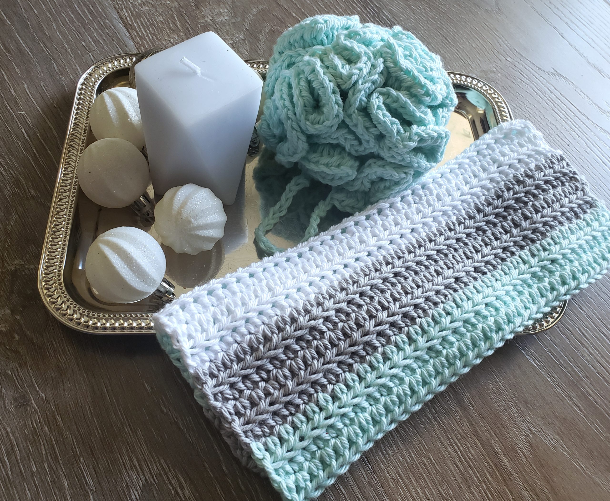 The Best Beginner Easy Crochet Washcloth Pattern to Make - Easy