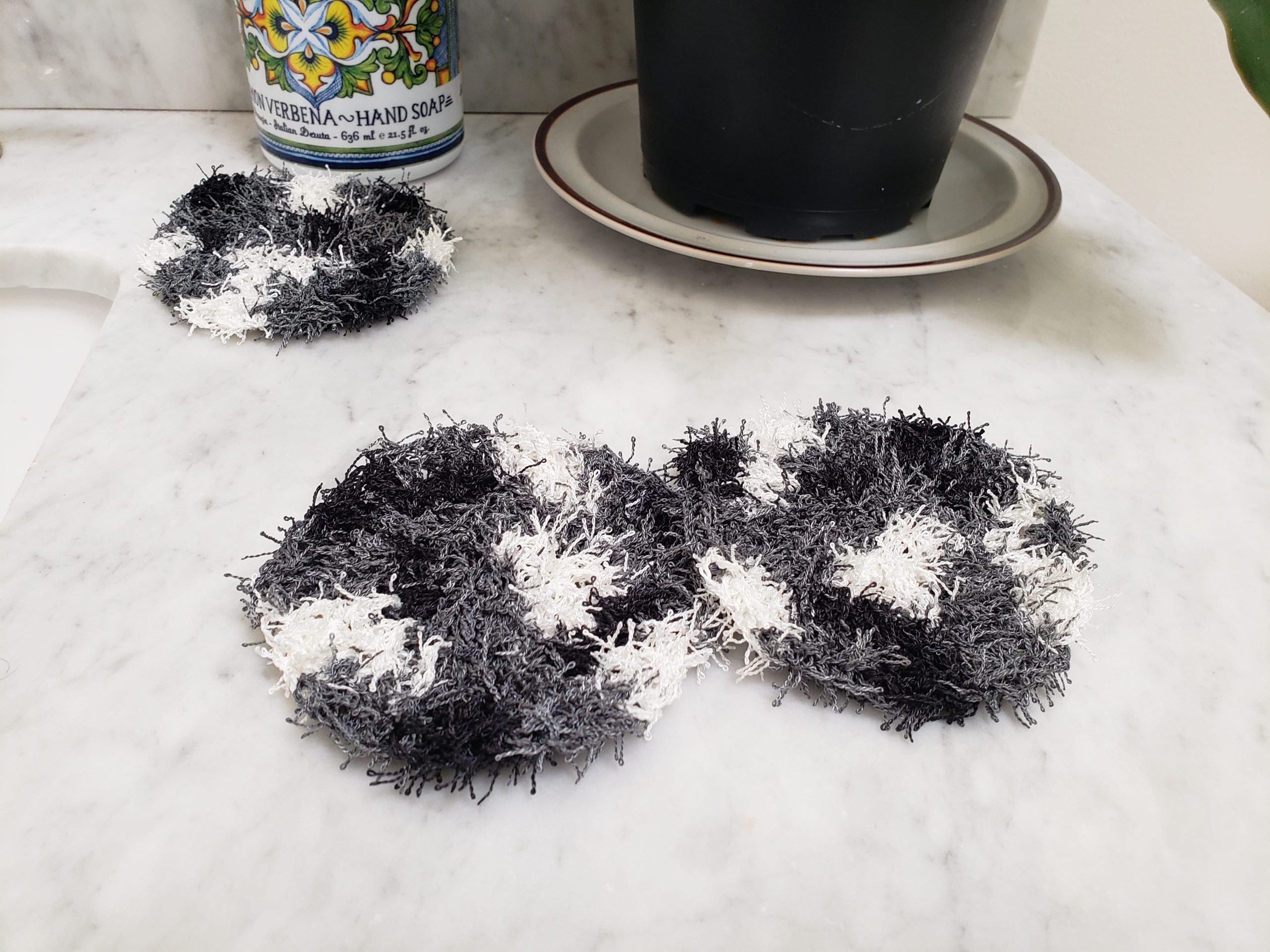 Easy textured crochet dish scrubbies pattern