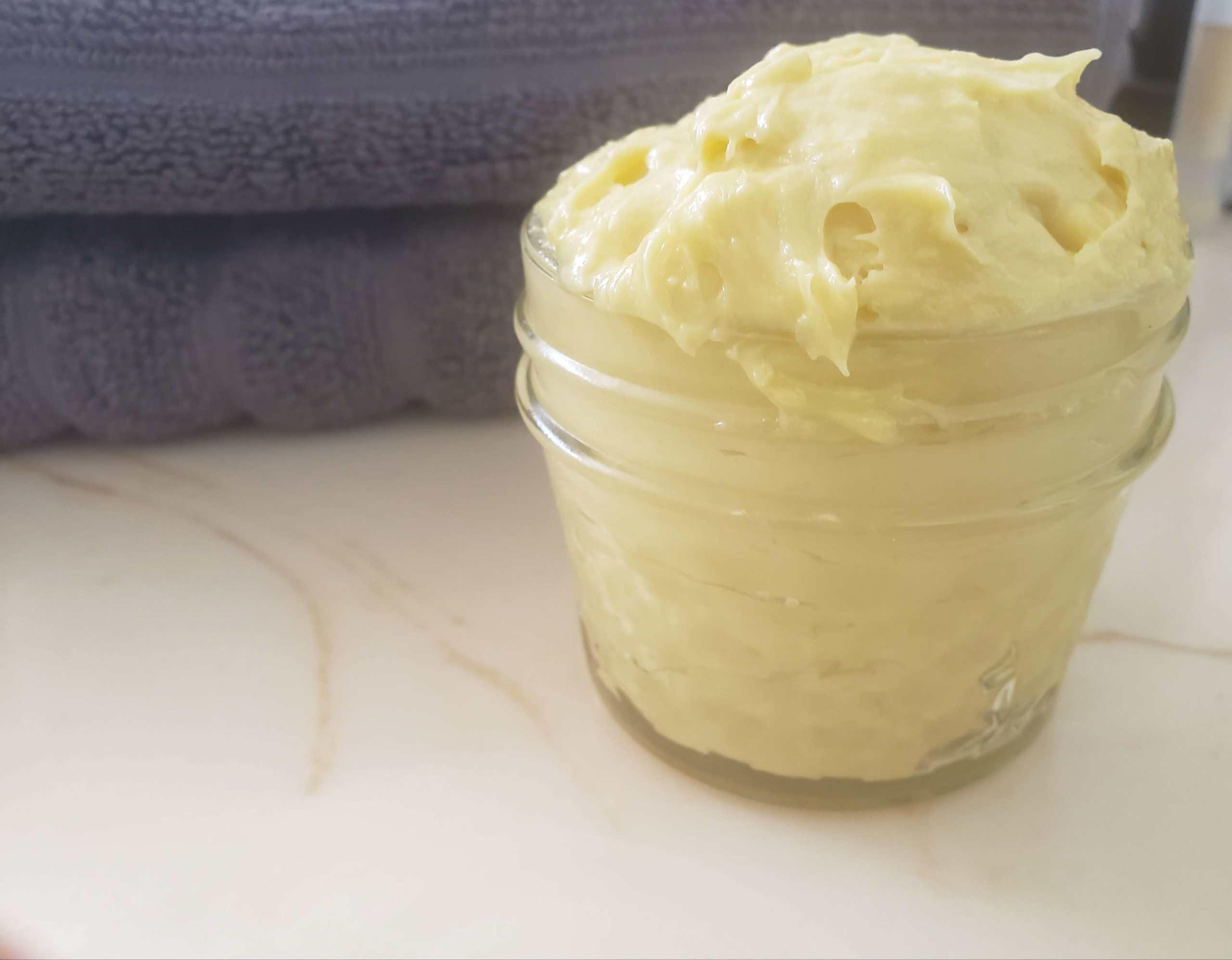 Whipped Homemade Olive Olive Body Cream Recipe with Shea Butter and Essential oils
